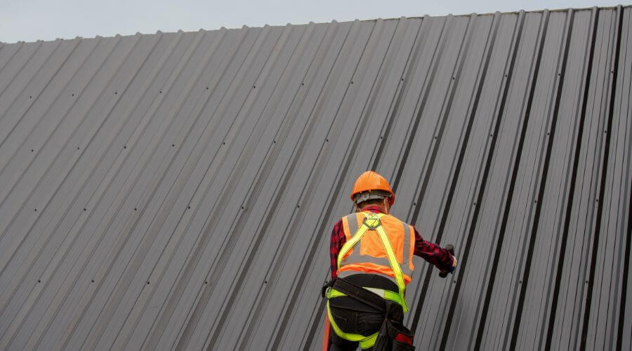Professional gutter cleaning in Metairie, LA